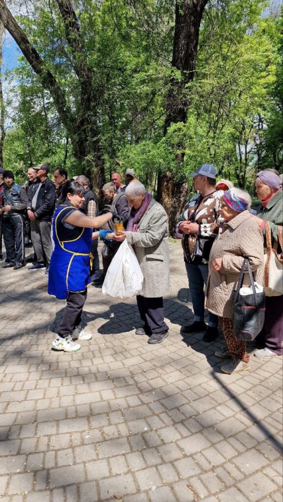 Food being distributed to Ukrainians.